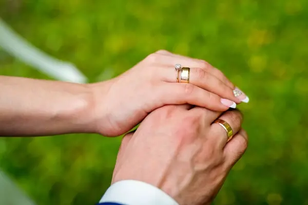 صورة تحتوي على يدين جلب الحبيب للزواج